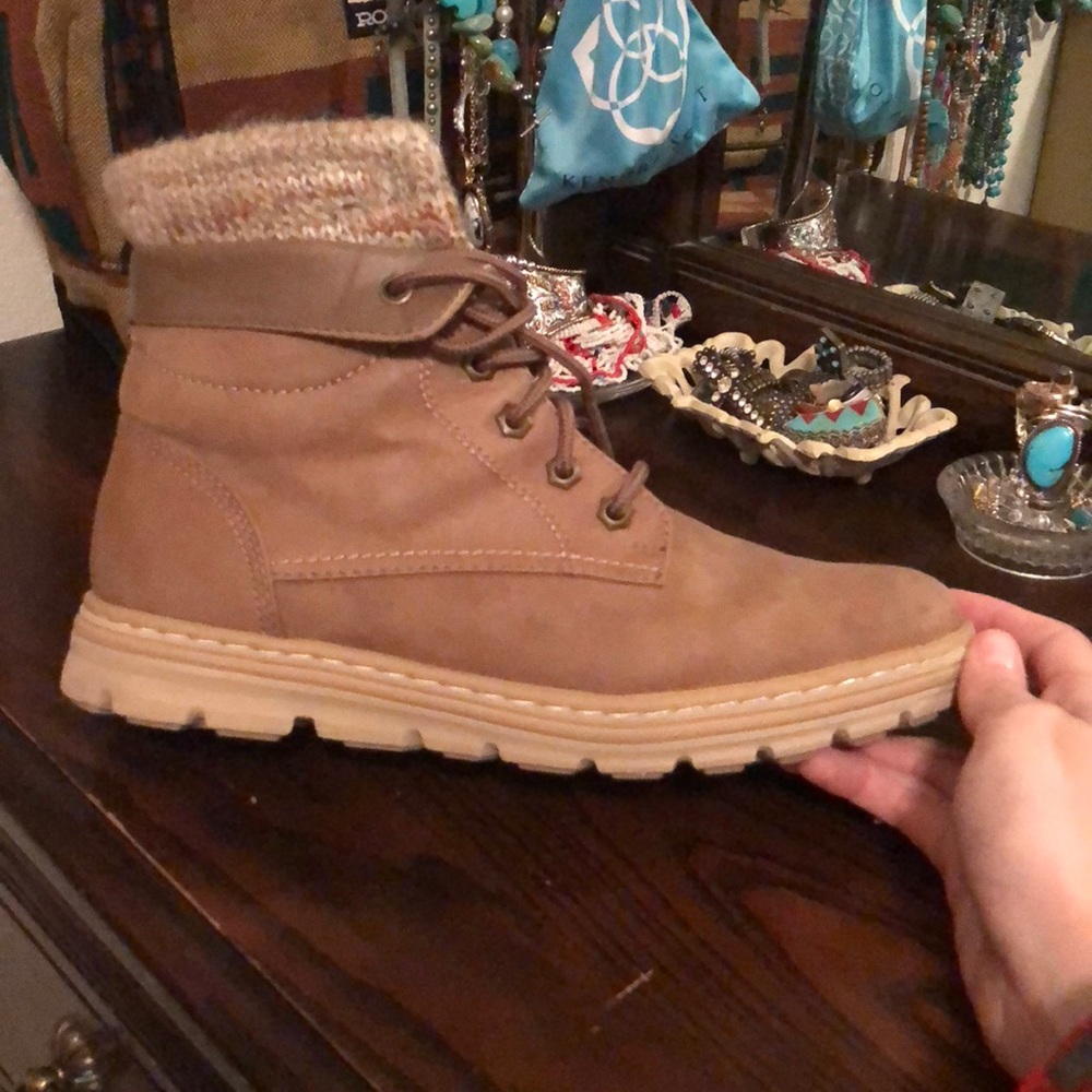 Cliffs Boots